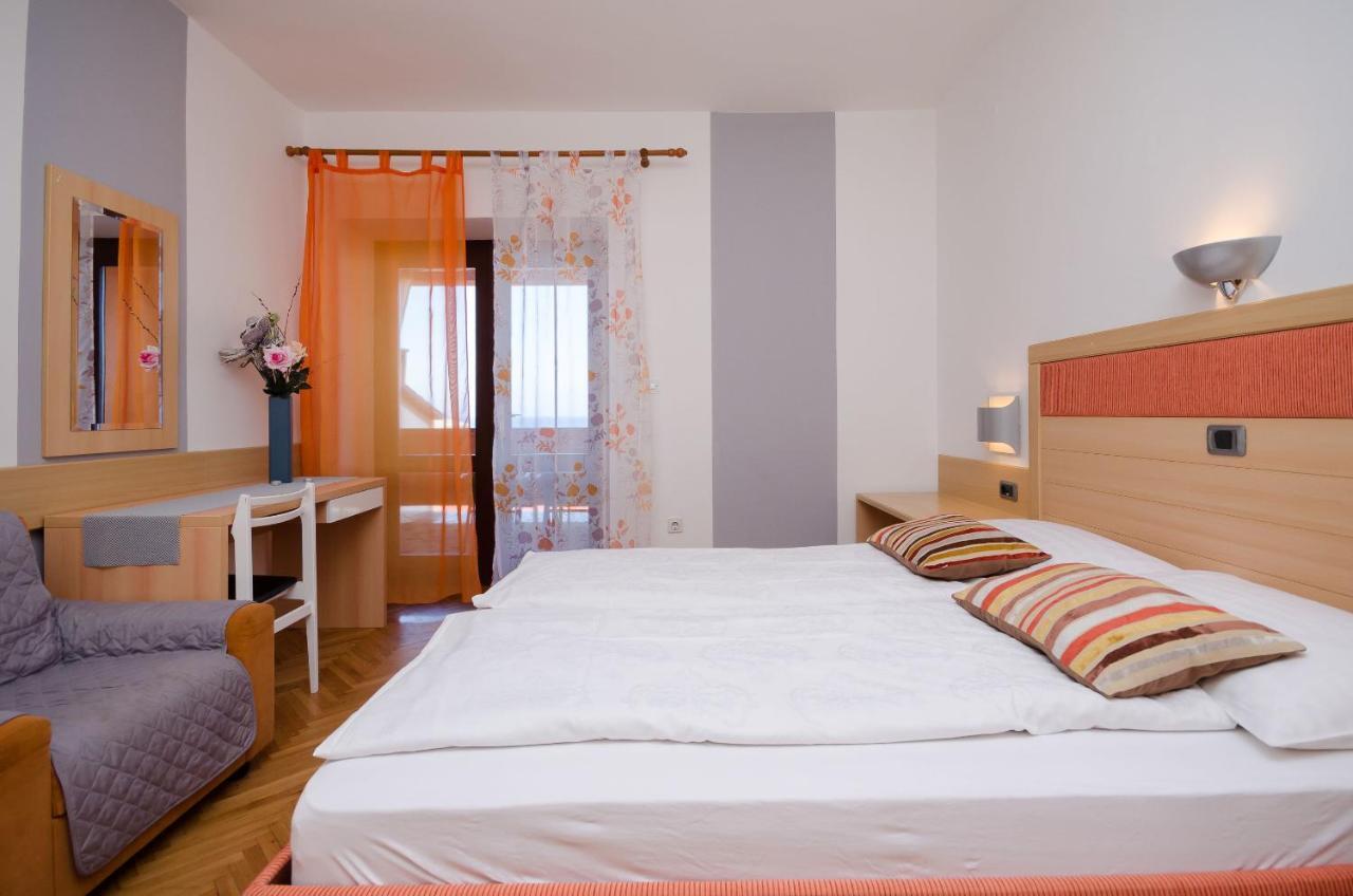 Apartments Mirjana B Lopar Esterno foto