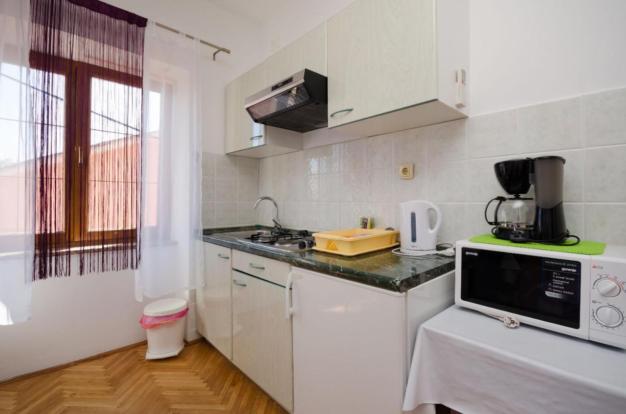 Apartments Mirjana B Lopar Esterno foto