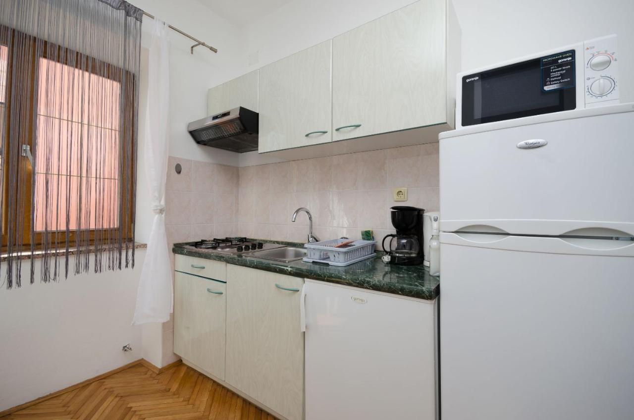 Apartments Mirjana B Lopar Esterno foto