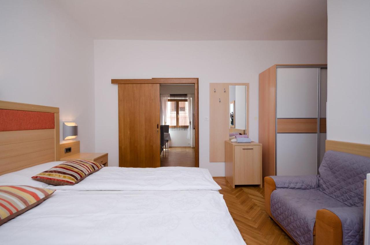 Apartments Mirjana B Lopar Esterno foto