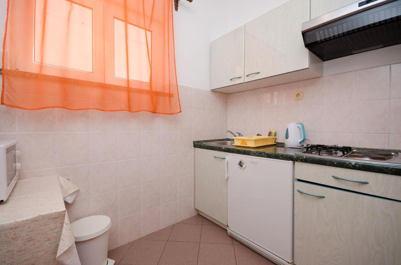 Apartments Mirjana B Lopar Esterno foto