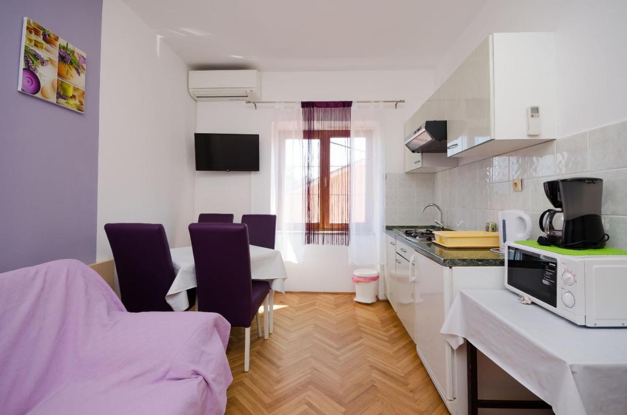 Apartments Mirjana B Lopar Esterno foto